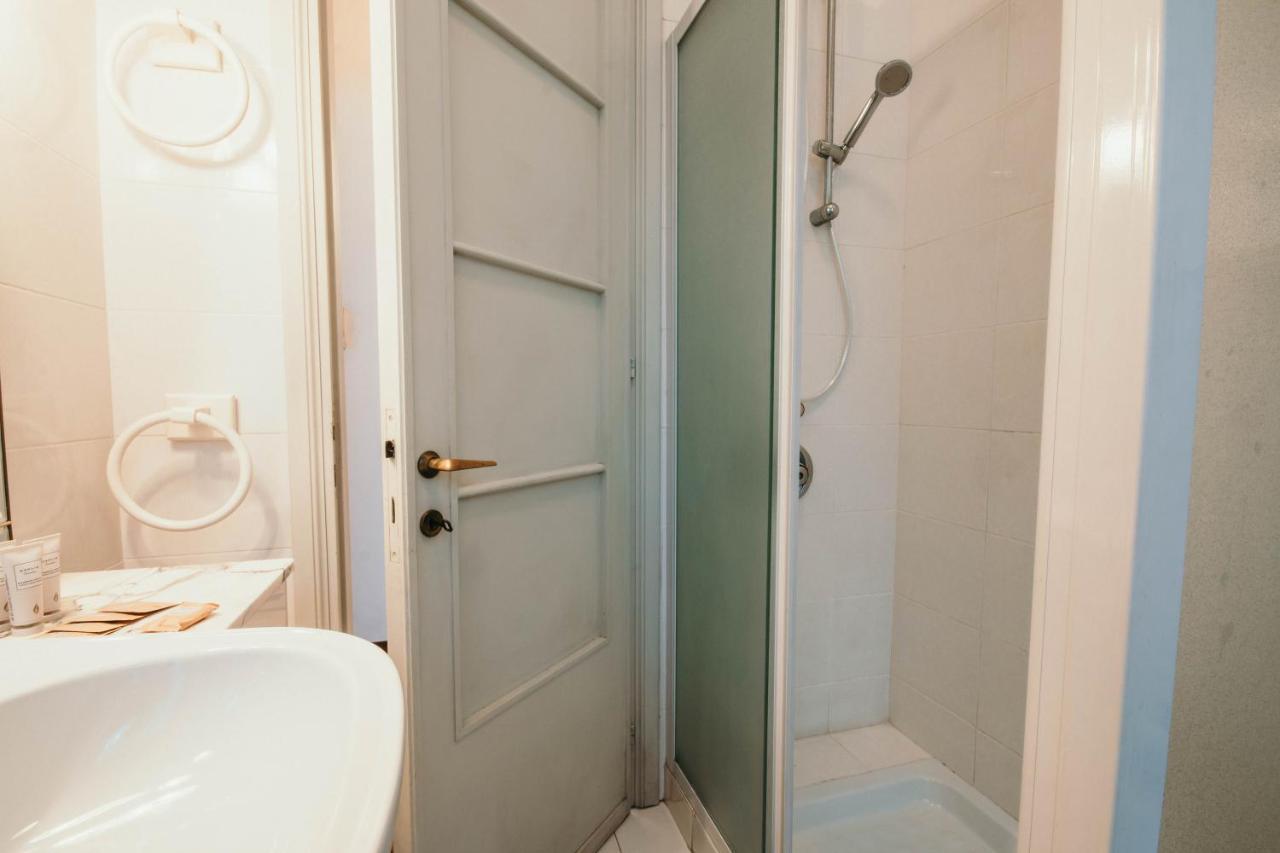 Library Apartment - Villa Candela Stresa Bagian luar foto