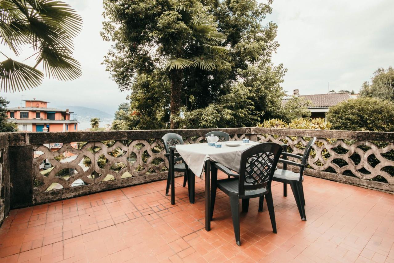 Library Apartment - Villa Candela Stresa Bagian luar foto